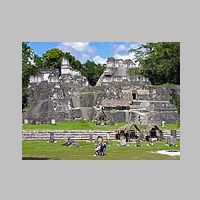 Tikal, Templo 33, photo Dennis G. Jarvis, Wikipedia.jpg